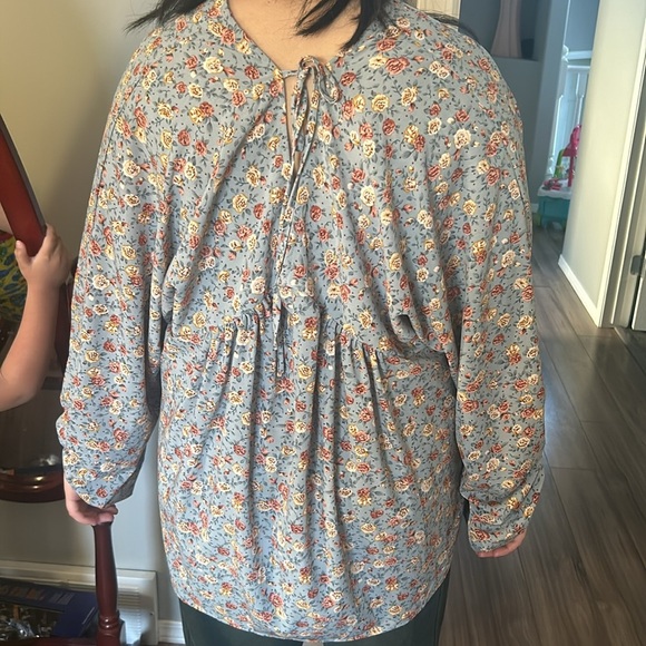 Hayden Tops - Picture 2 of 5